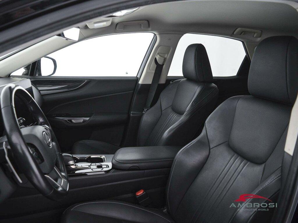 Lexus NX 2.5 hybrid Luxury 4wd e-cvt