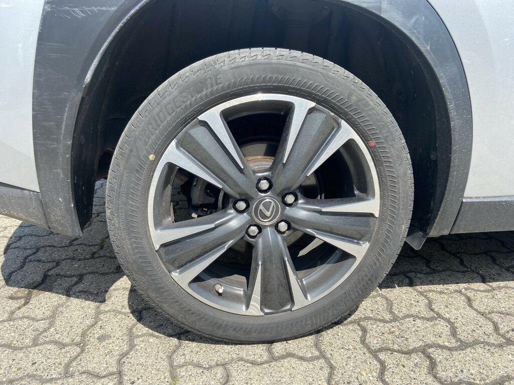 Lexus UX 250h Premium 4wd cvt