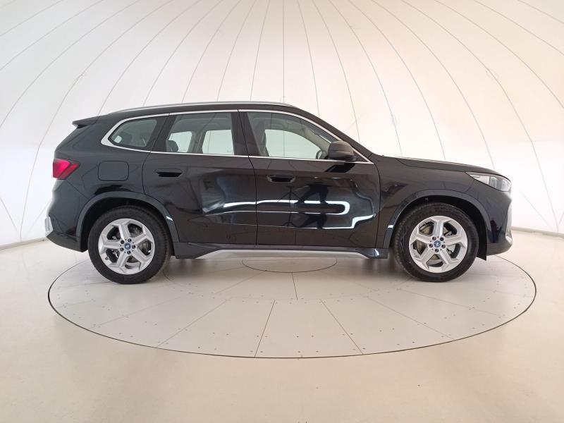 BMW iX1 edrive 20 X-Line