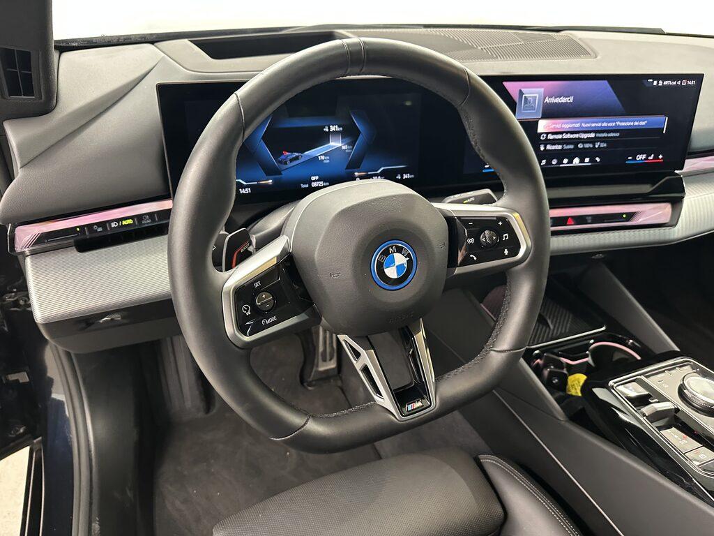 BMW i5 xdrive40