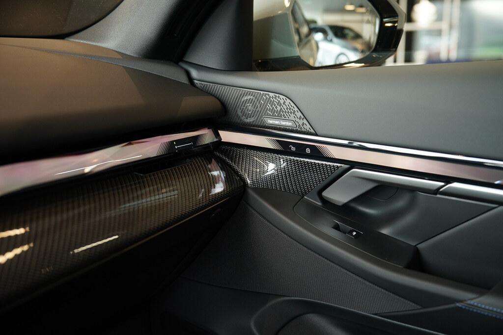 BMW i5 edrive40