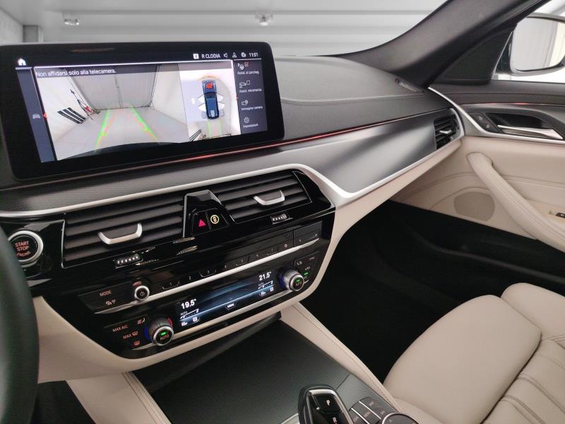BMW Serie 5 520d Touring mhev 48V xdrive Msport auto