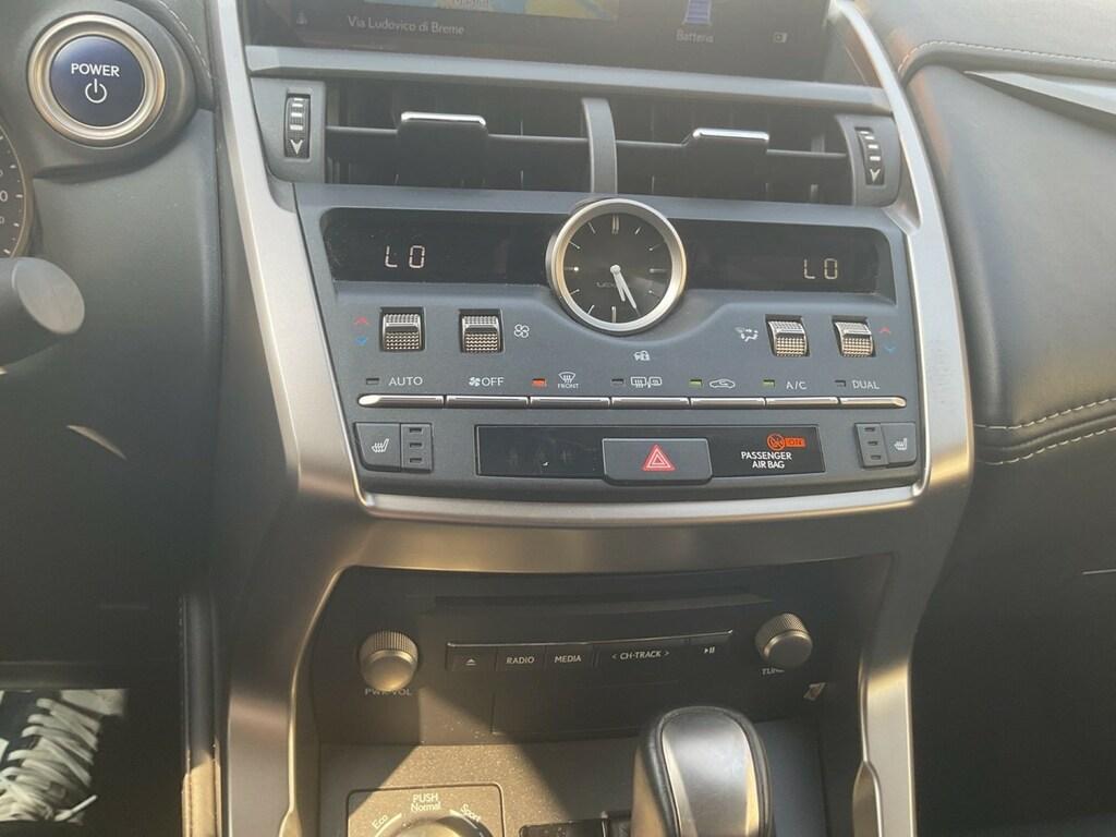 Lexus NX 300 h 2.5 Premium 4wd cvt