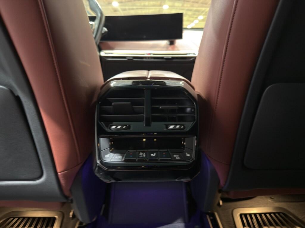 BMW iX xdrive50 pacchetto sportivo