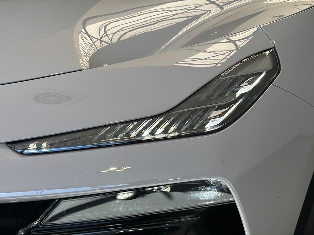 Lotus Eletre R