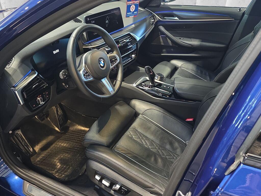 BMW Serie 5 M M550i mhev 48V xdrive