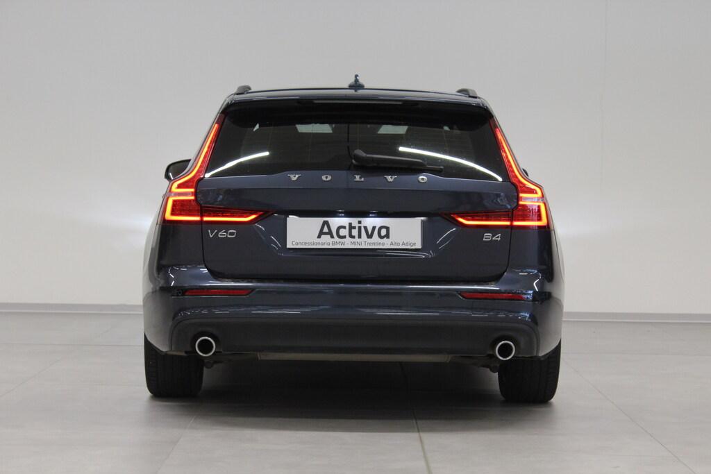 Volvo V60 2.0 B4 Momentum Business auto