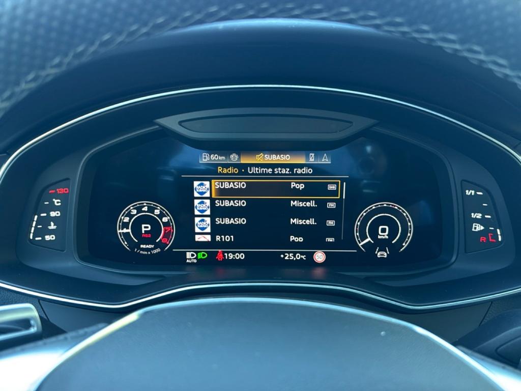 Audi RS6 Avant 4.0 mhev performance quattro tiptronic