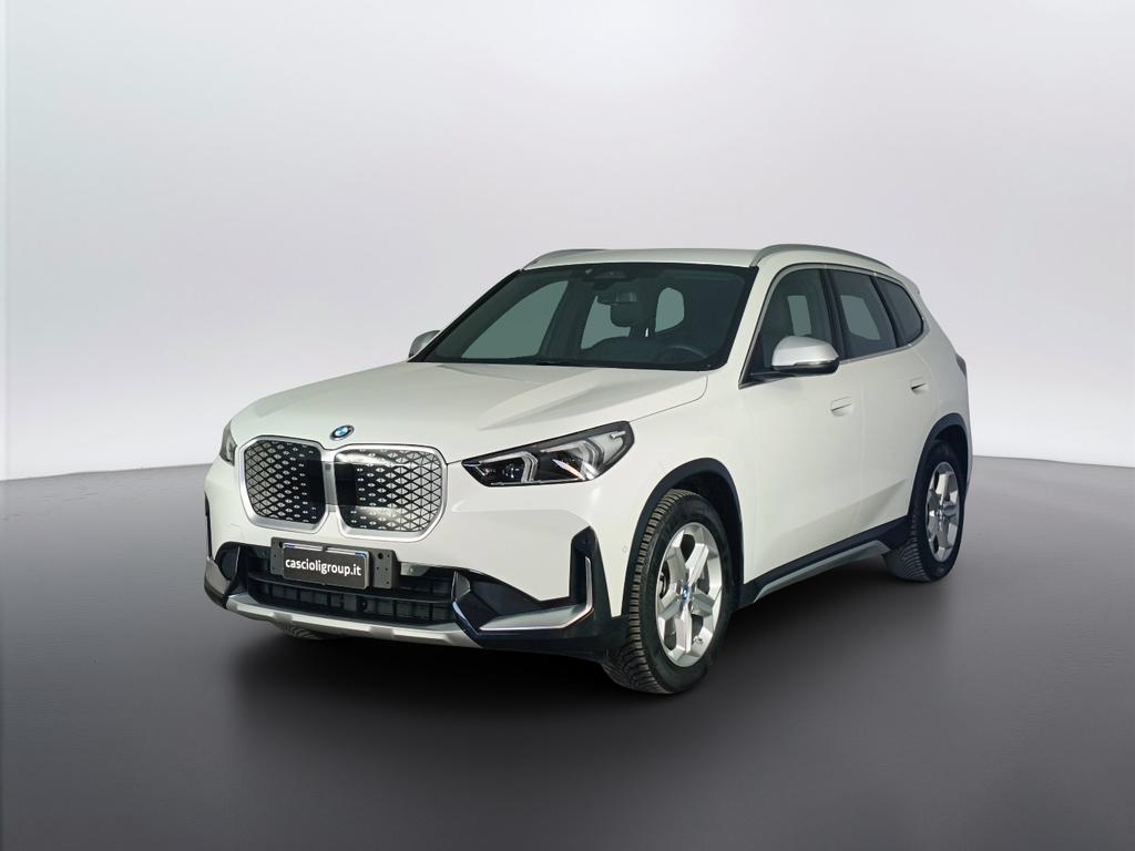 BMW iX1 edrive 20 X-Line