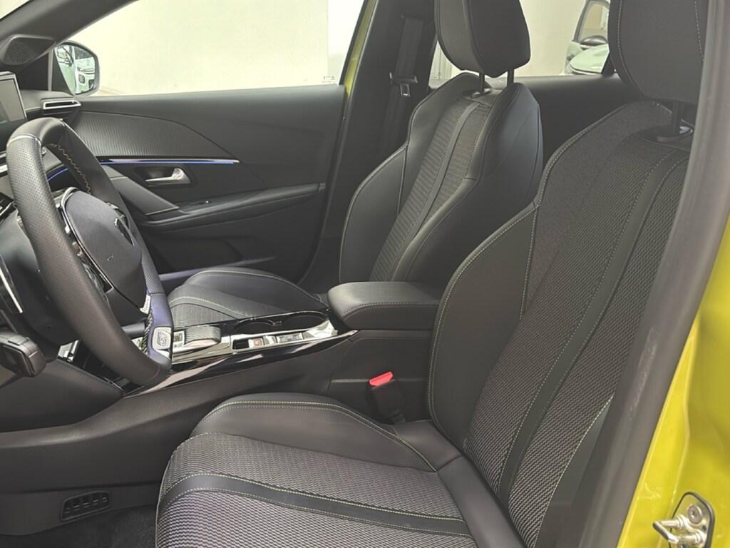 Peugeot 208 1.2 hybrid GT 136cv e-dcs 6