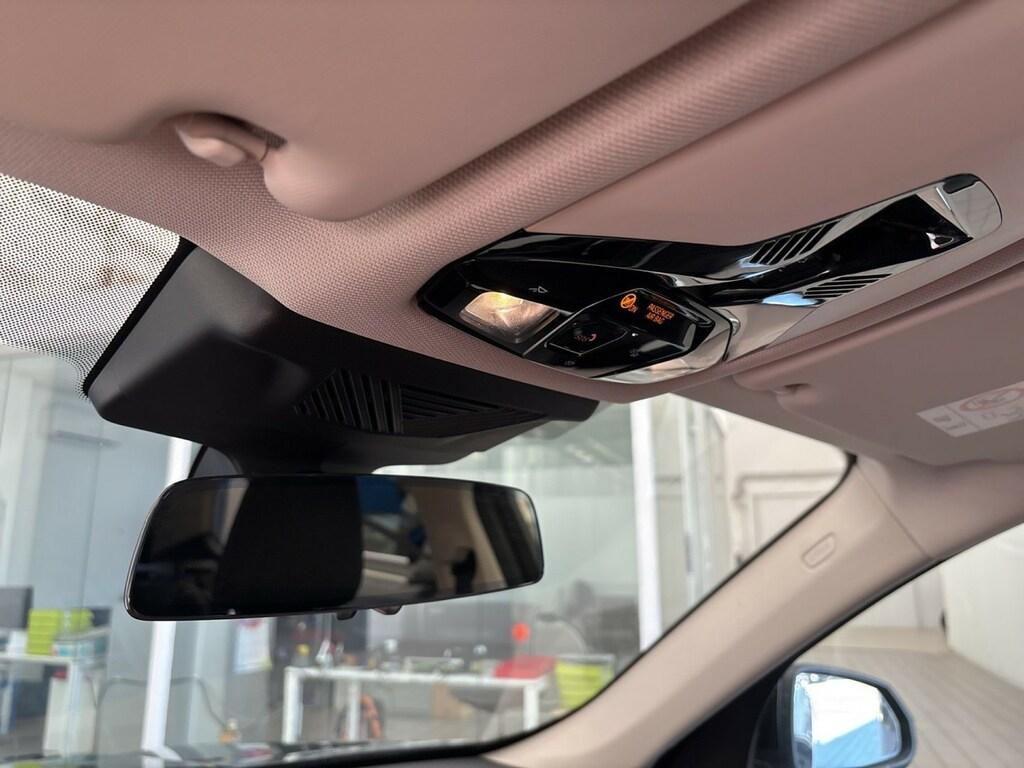 BMW iX1 edrive 20 X-Line