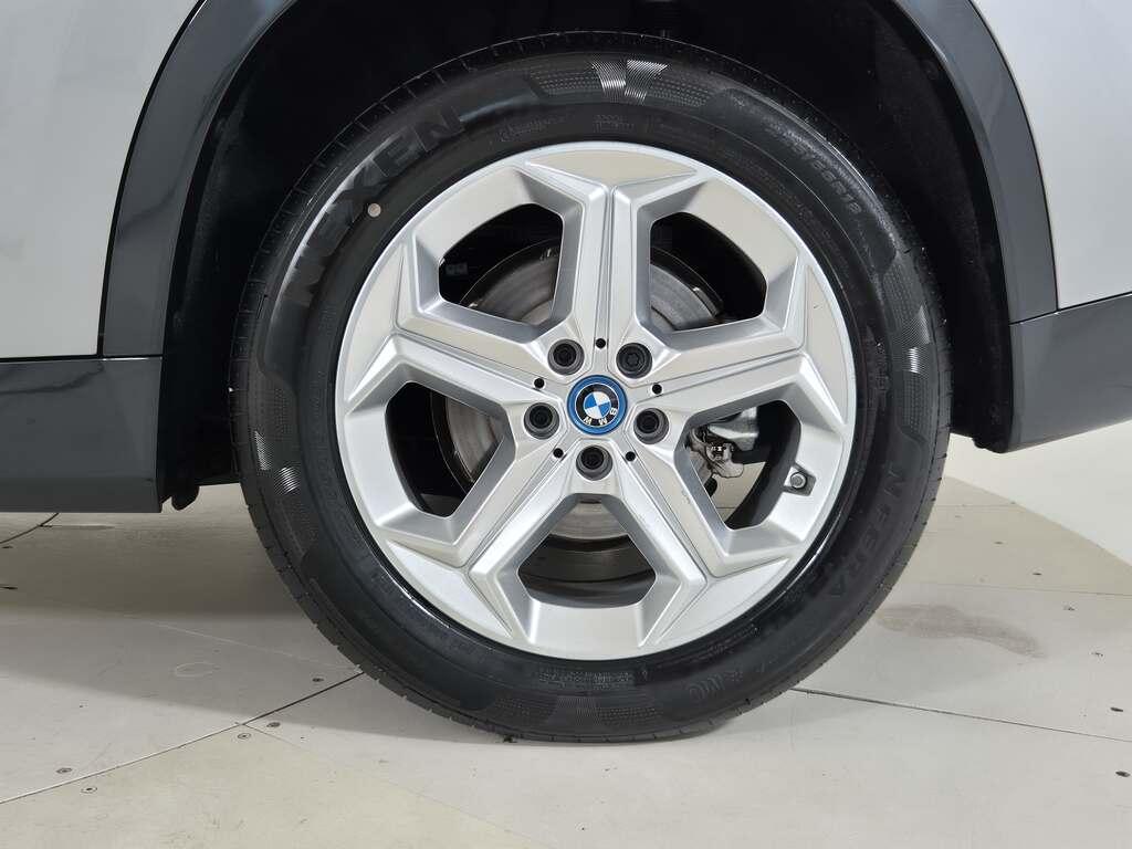 BMW iX1 edrive 20 X-Line