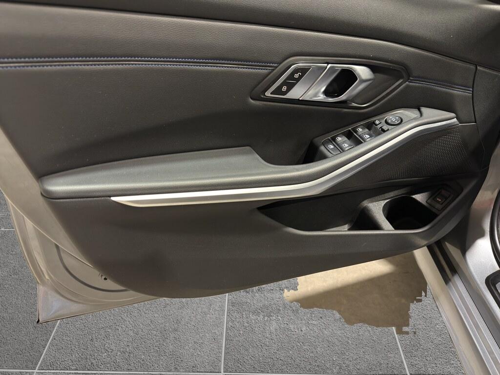 BMW Serie 3 330d Touring mhev 48V Msport auto