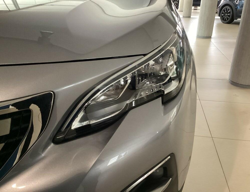 Peugeot 3008 1.2 puretech t. Allure s&s 130cv