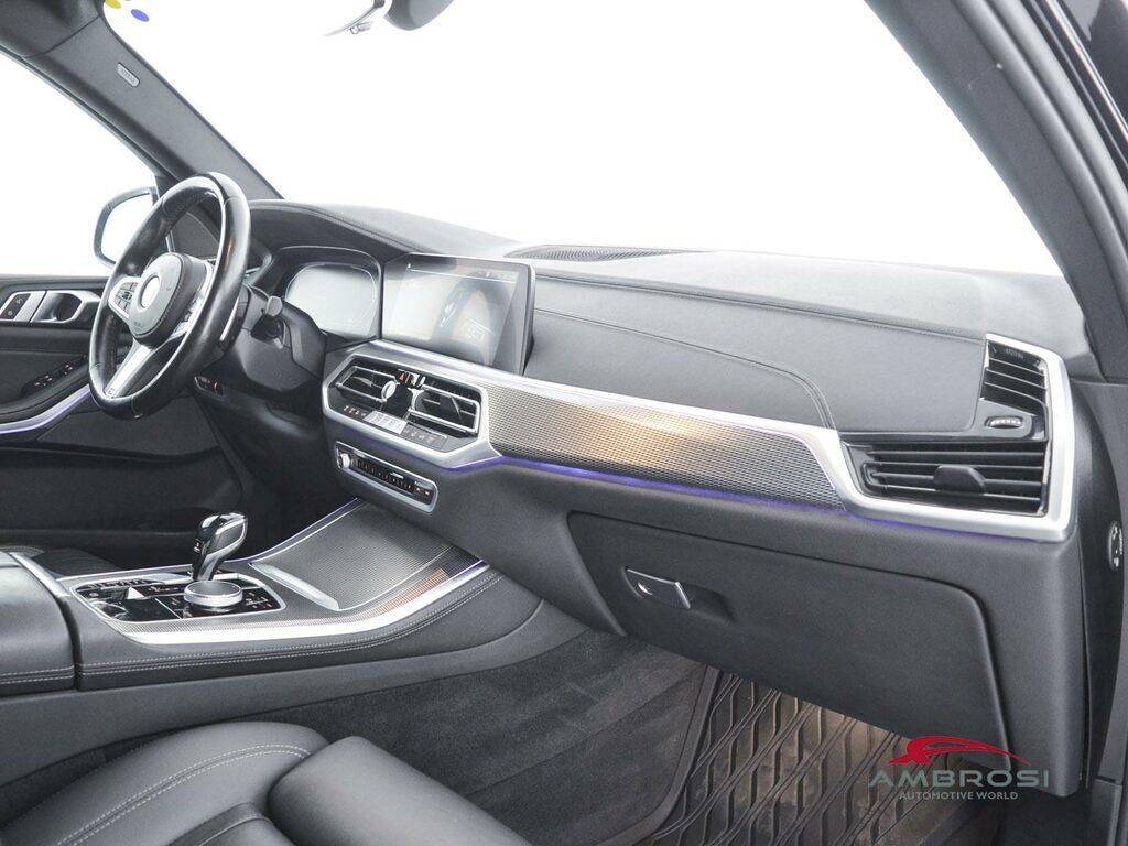 BMW X5 xdrive40d mhev 48V Msport auto