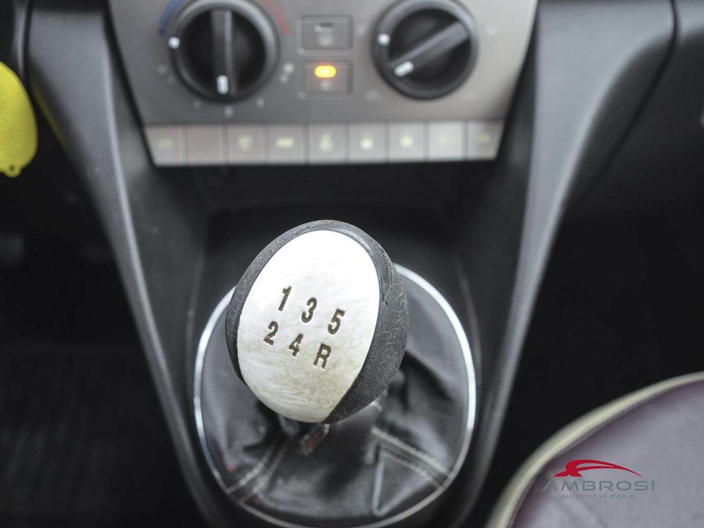Lancia Ypsilon 1.3 mjt 16v Oro Giallo 90cv