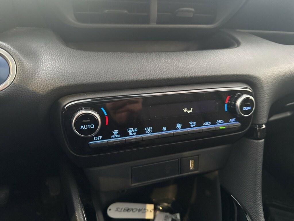 Toyota Yaris 1.5 hybrid Lounge