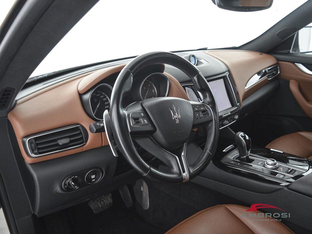 Maserati Levante 3.0 V6 275cv auto