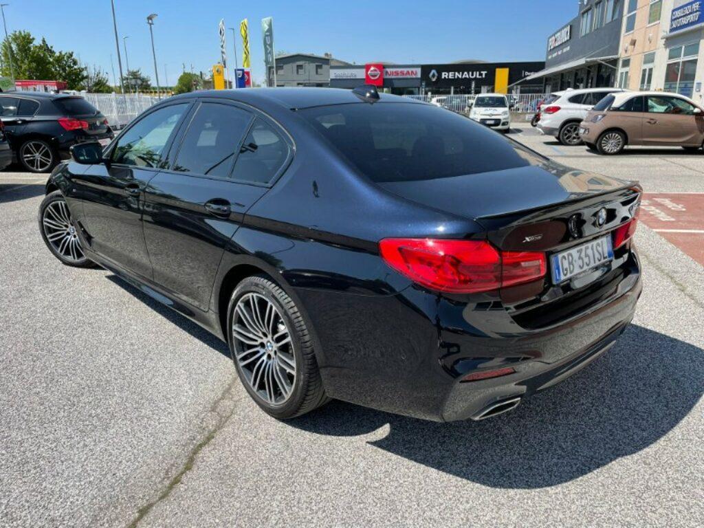 BMW Serie 5 520d xdrive Msport auto