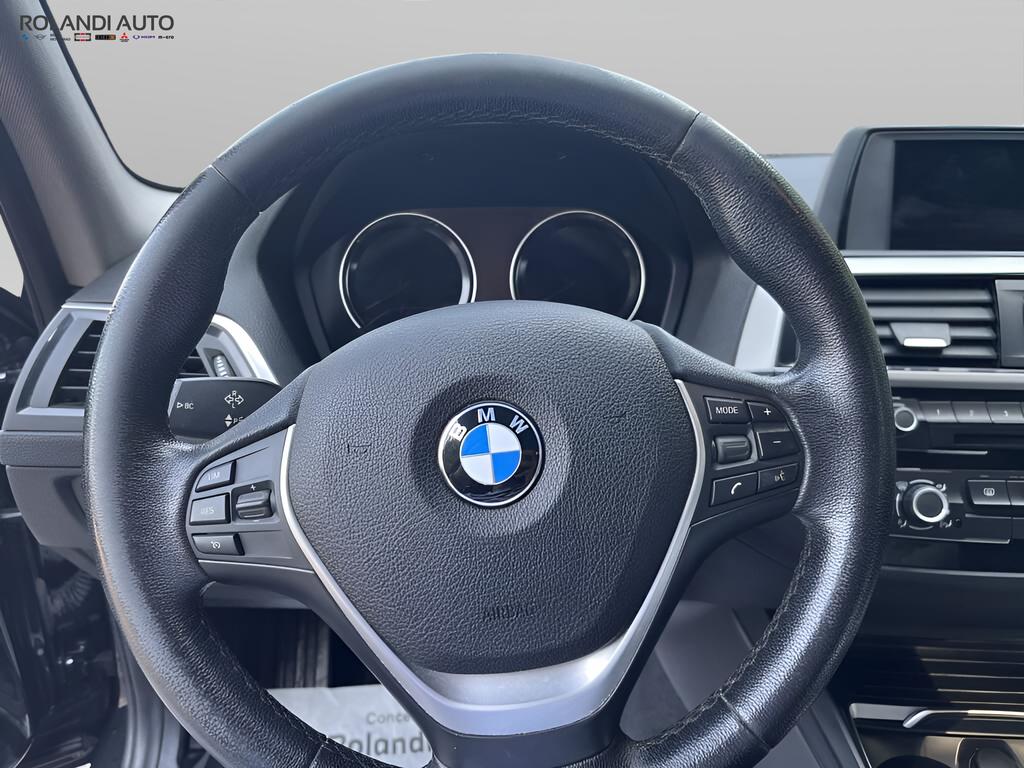 BMW Serie 1 116d Advantage 5p auto