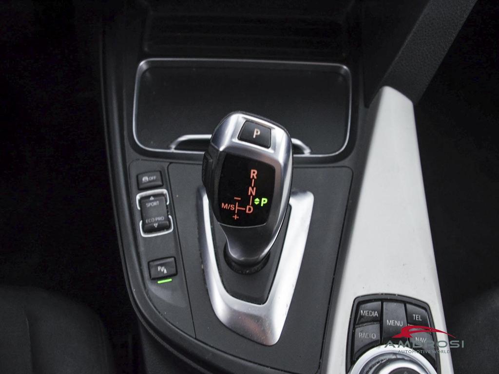 BMW Serie 3 318d Touring Business Advantage auto