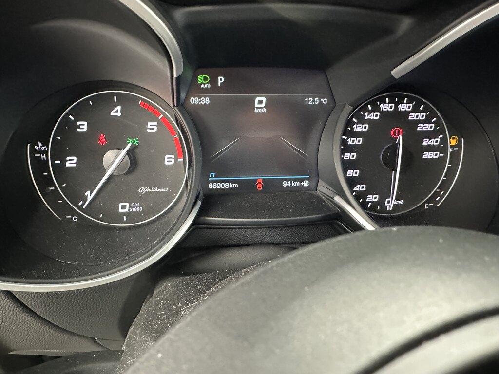 Alfa Romeo Stelvio 2.2 t Business Q4 190cv auto