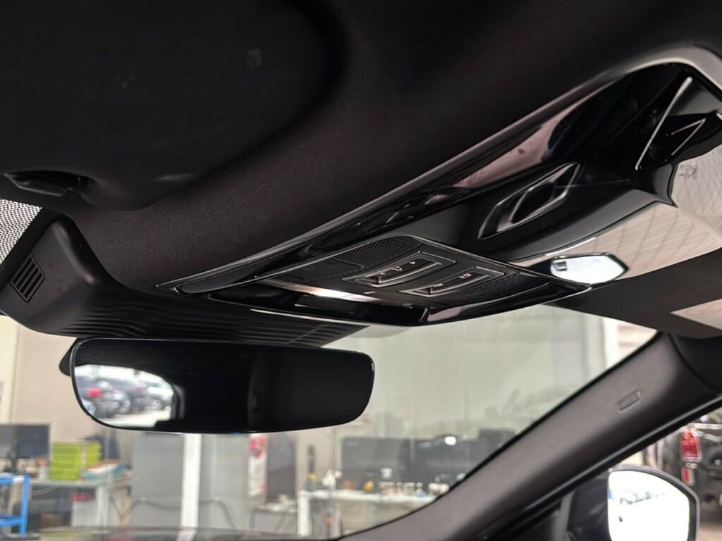 Land Rover Range Rover Velar 2.0d i4 mhev R-Dynamic SE 4wd 204cv auto