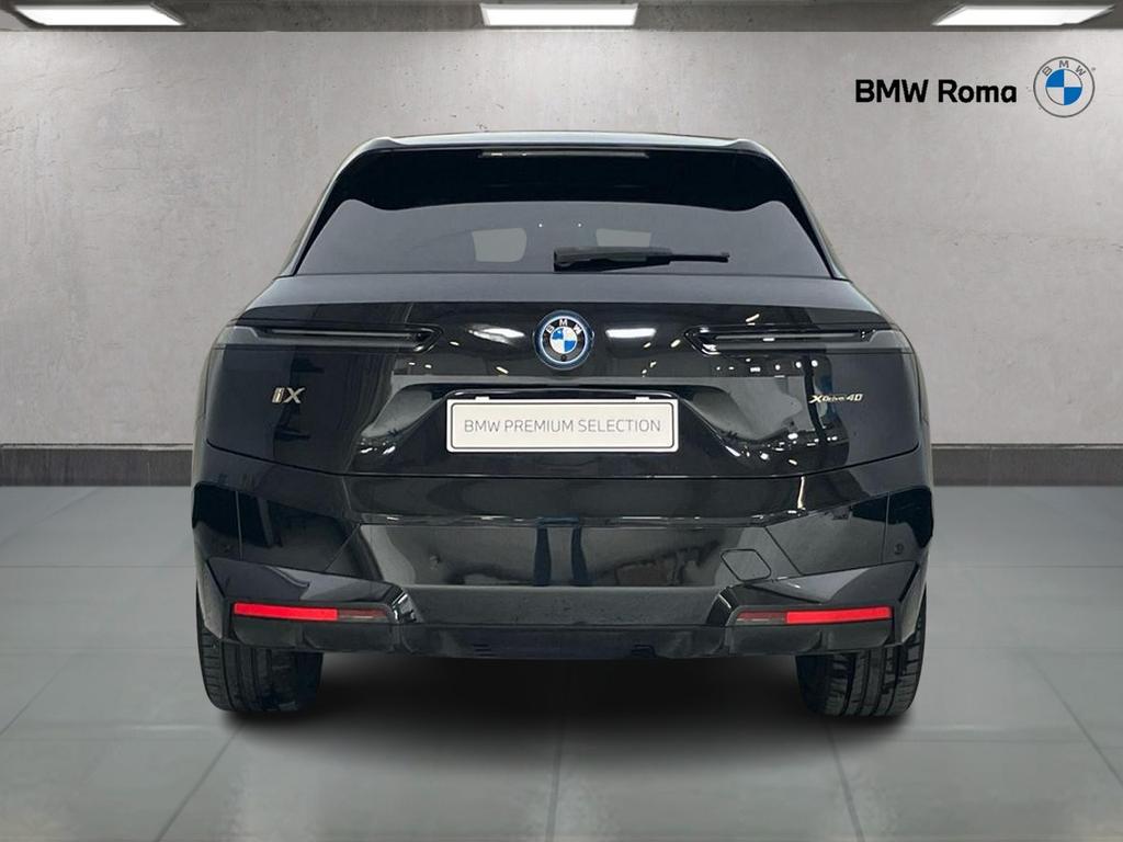 BMW iX xdrive40 pacchetto sportivo