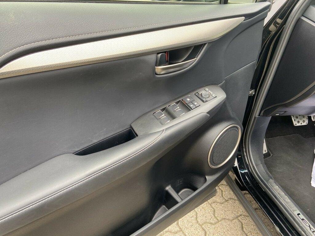 Lexus NX 300 h 2.5 F Sport 4wd cvt