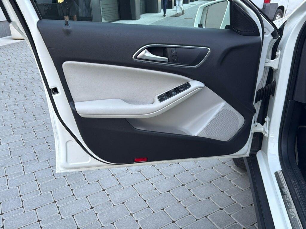 Mercedes GLA 180 d Business auto