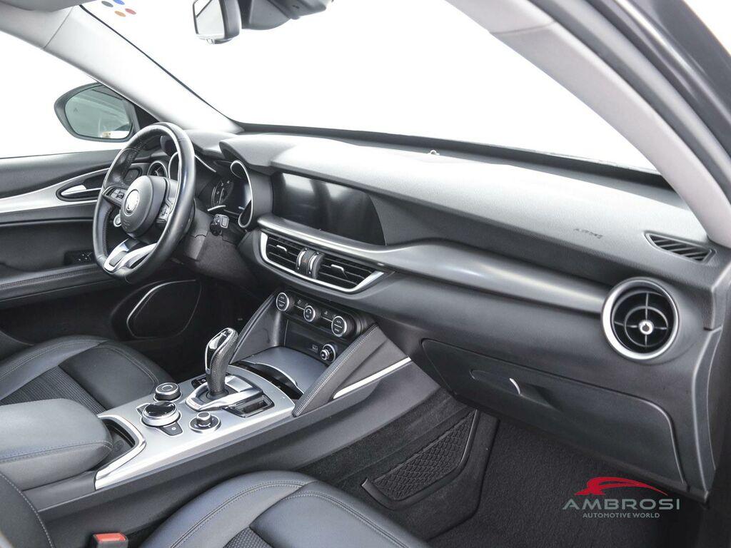 Alfa Romeo Stelvio 2.2 t Sprint Q4 190cv auto