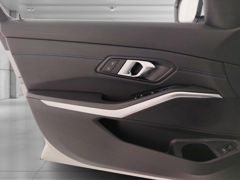 BMW Serie 3 320d Touring mhev 48V xdrive auto