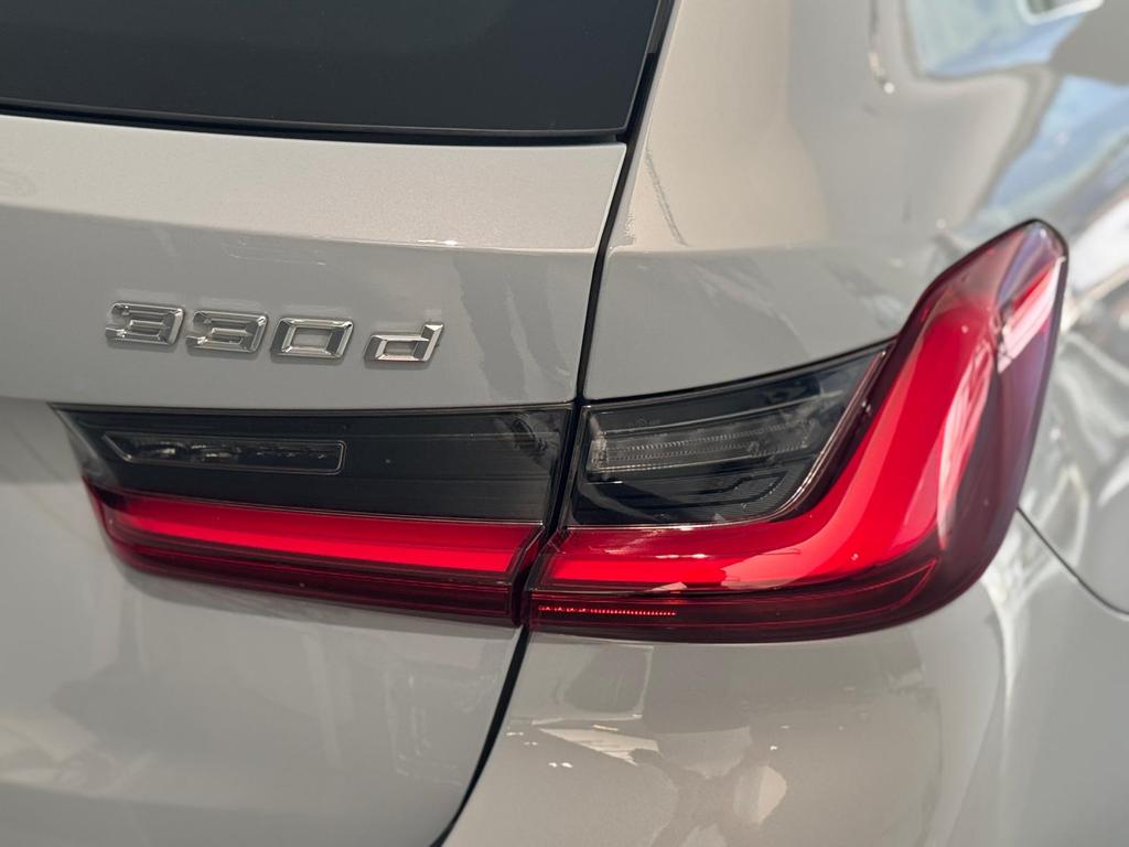 BMW Serie 3 330d Touring mhev 48V Msport auto