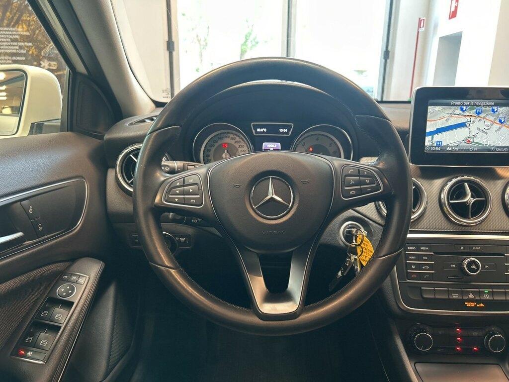 Mercedes GLA 180 d Business auto
