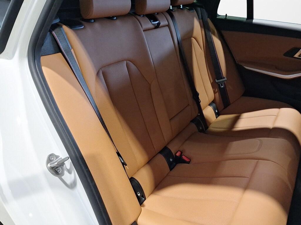 BMW Serie 3 320d Touring mhev 48V auto