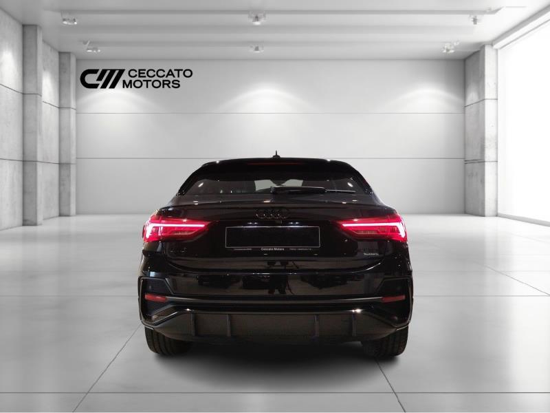 Audi Q3 Sportback 40 2.0 tdi Identity Black quattro 193cv s-tronic