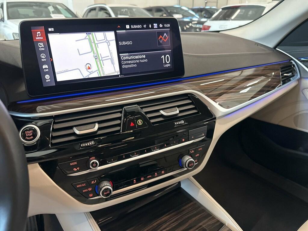 BMW Serie 5 530d Touring mhev 48V xdrive Luxury auto
