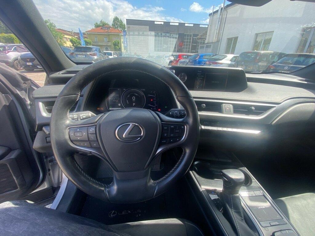 Lexus UX 250h Premium 4wd cvt