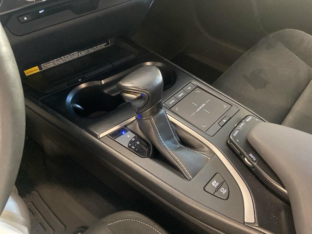 Lexus UX 250h Premium 4wd cvt