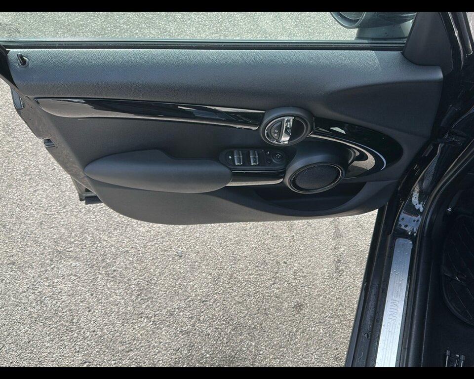 Mini Cooper 1.5 TwinPower Turbo Cooper Business DCT