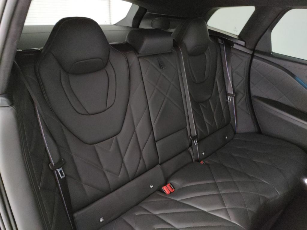 BMW XM 4.4 steptronic