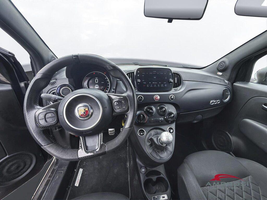 Abarth 695 1.4 t-jet 180cv