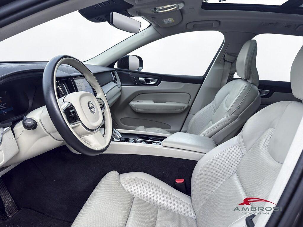 Volvo XC60 2.0 b4 Plus Dark awd auto