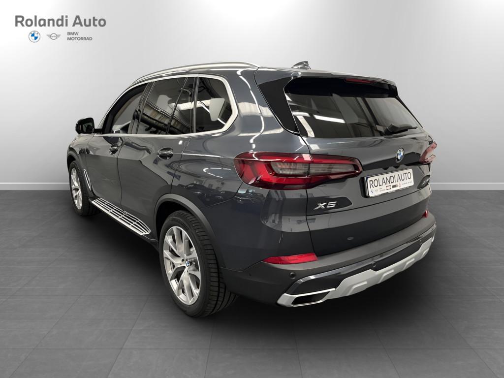 BMW X5 xdrive40d mhev 48V xLine auto