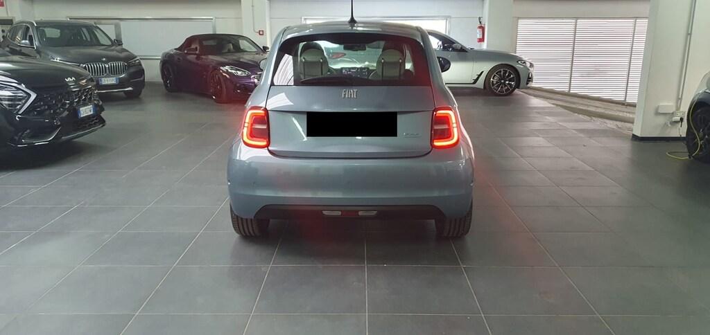 Fiat 500 e 3+1 La Prima