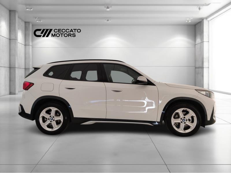 BMW iX1 edrive 20 X-Line