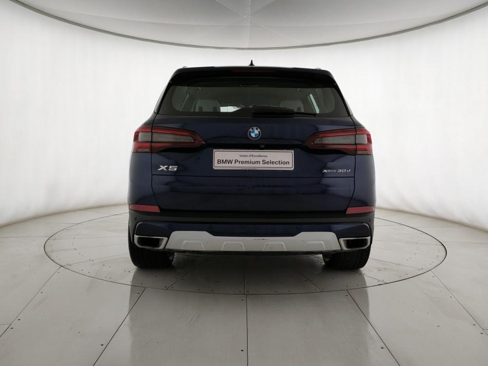 BMW X5 xdrive30d mhev 48V xLine auto