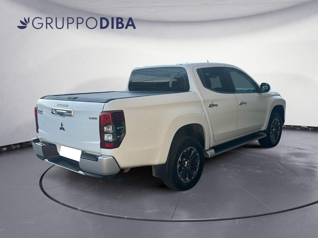 Mitsubishi L200 d.cab 2.3d Invite Connect 4wd 150cv