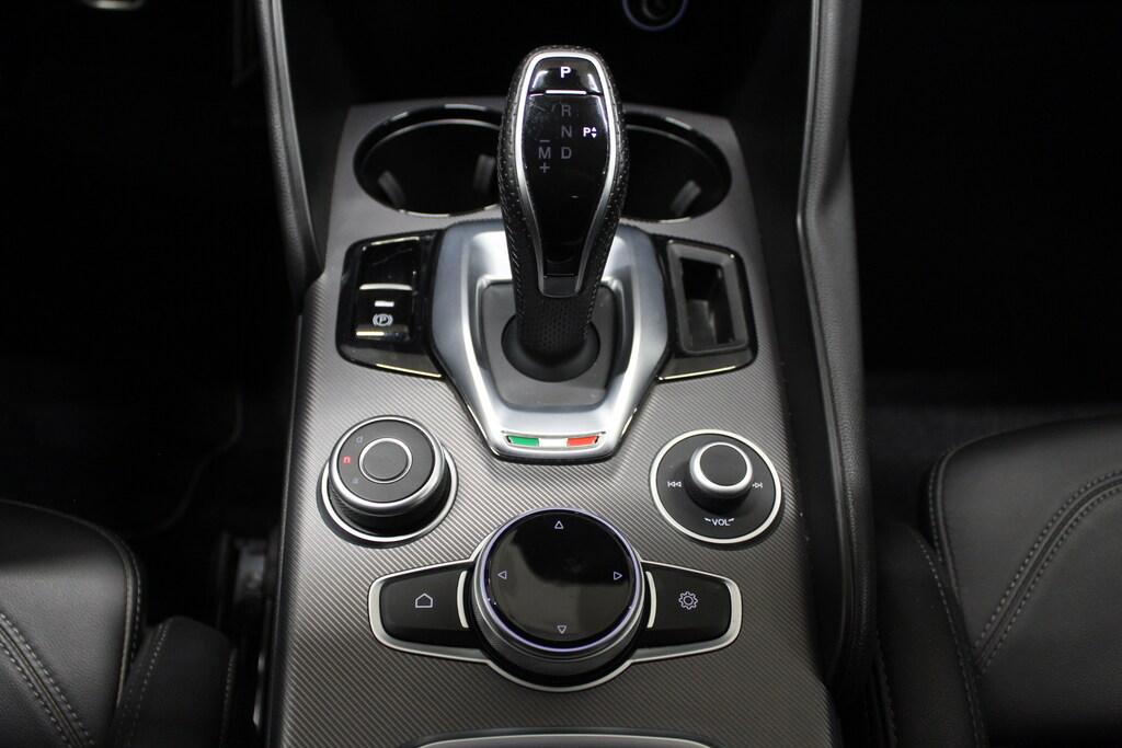 Alfa Romeo Giulia 2.0 t Sport Tech 200cv auto