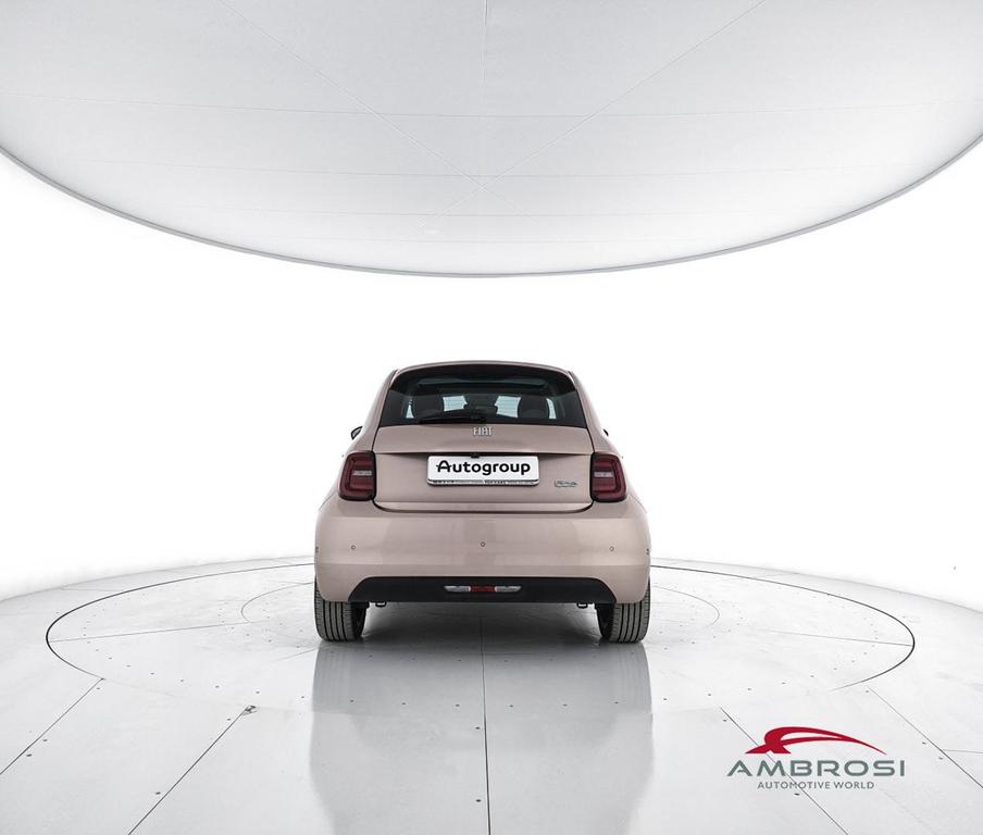 Fiat 500 e 42 kWh La Prima